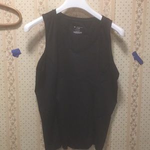 👚 Tek Gear workout shirt Size XLARGE